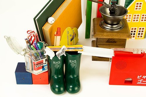 http://www.ehonnavi.net/shopping/item.asp?c=4907953813359